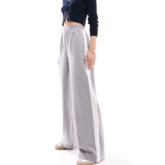 ASOS DESIGN Gray Stripe Pull On Pants Wide Leg Track Trousers Sz 6‎ - Picture 2 of 12